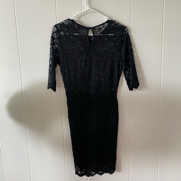 Fashion Nova lace dress - Picture 5 of 5